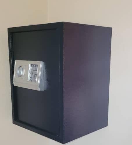 All the rooms have safe